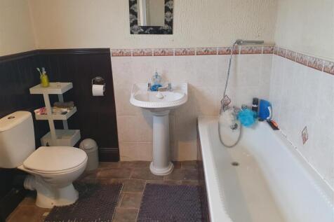 BATHROOM/W.C