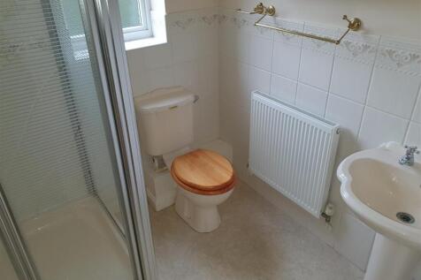 EN SUITE SHOWER/W.C
