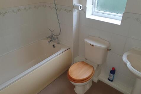 BATHROOM/W.C