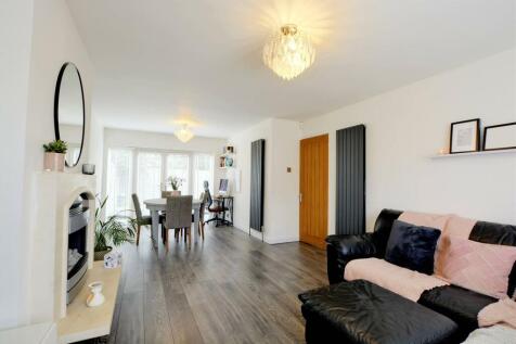 THROUGH LOUNGE/DINER