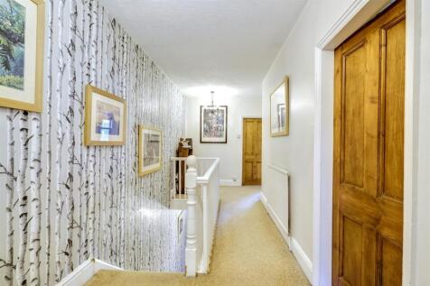 FIRST FLOOR LANDING