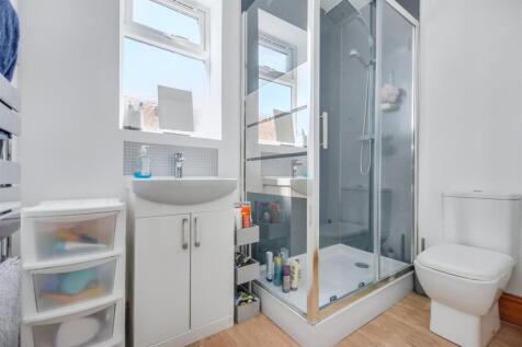 Downstairs Bathroom.jpeg