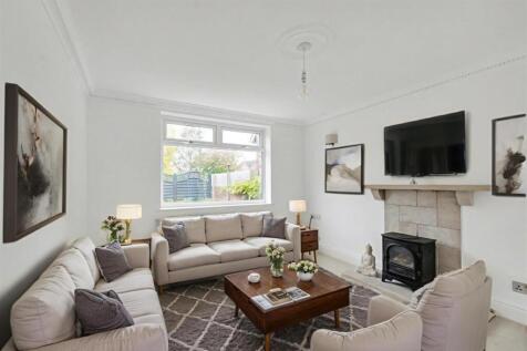 THROUGH LOUNGE/DINER