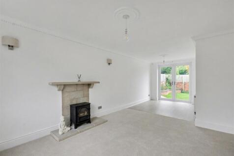 THROUGH LOUNGE/DINER