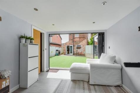 Exterior garden/ gym room