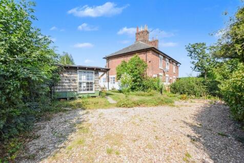 Cottage 3 Exterior_3.jpeg