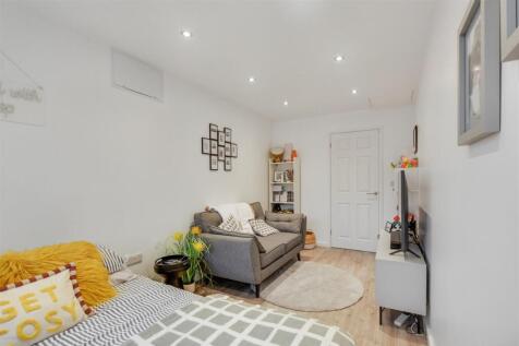 Bedroom 4/Home Office