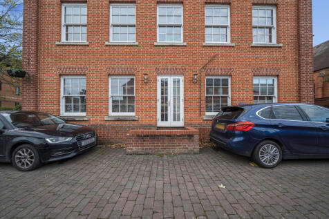 1374739-20-690b8a...