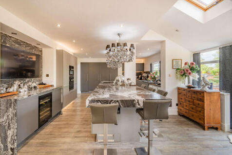 8479735-interior0...