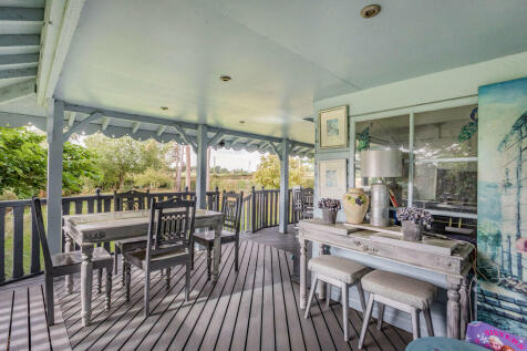 8479735-exterior0...