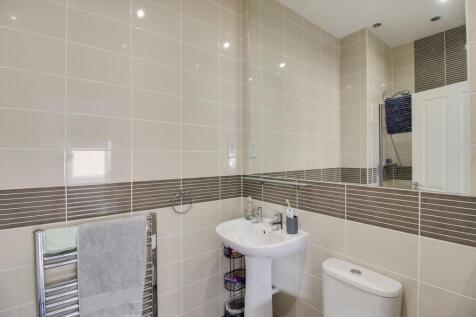 Ensuite to Bedroom One