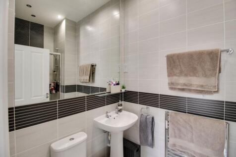 Ensuite to Bedroom Two