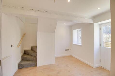 Kitchen / Living Area