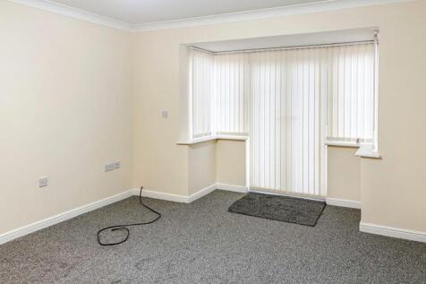 33 Horsley Road - Lounge.jpg