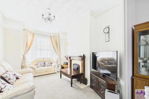 CAM02633G0-PR0292-STILL008.jpg