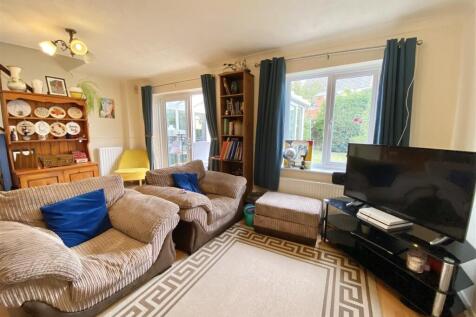 7 Barkstone dr-12.jpg