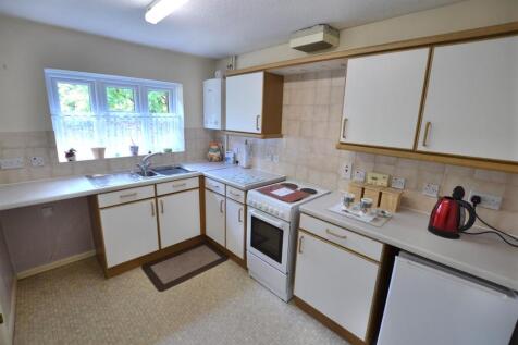 FITTED BREAKFAST KITCHEN