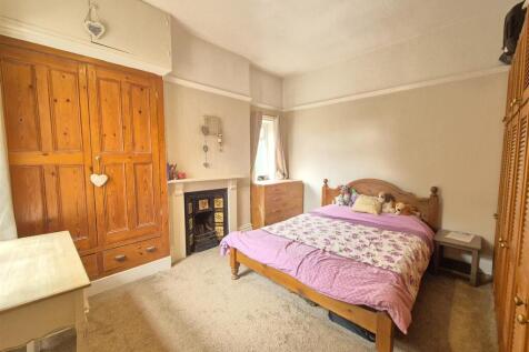 Large Double Bedroom