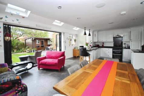 a1df84b1-Kitchen 203.JPG