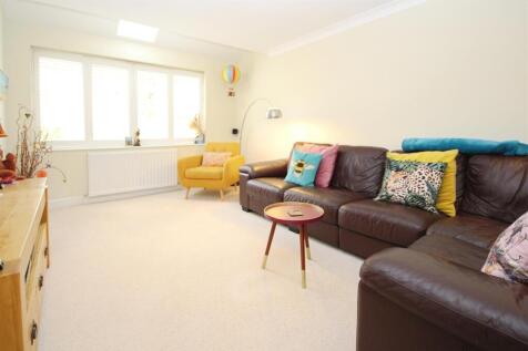 fd544f6f-Living 20room.JPG