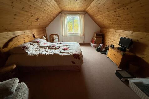 Bedroom One (First Floor)