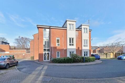 Apt 3 Kings Gate - ext1.jpg