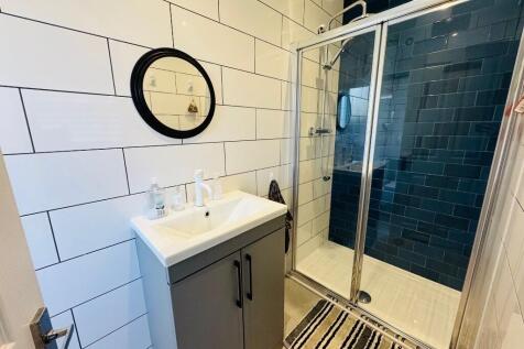 G/F ENSUITE 