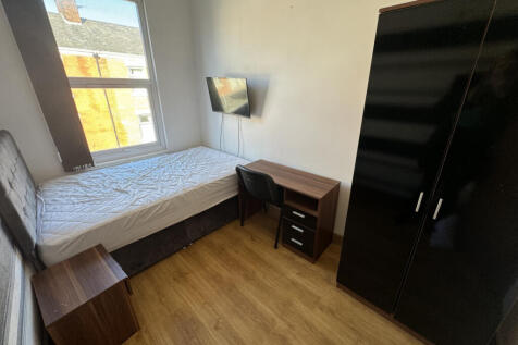 Rooms at 5 Eldon Street