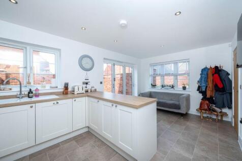 Living dining kitchen