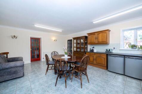 Living dining kitchen