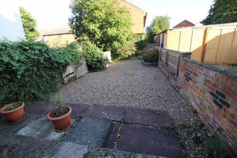 Rear courtyard garden