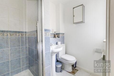 Bedroom One Ensuite.jpg
