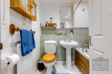 Family Bathroom .jpg