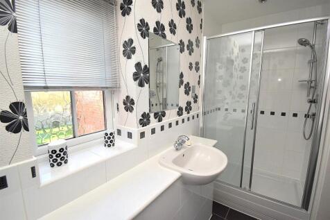 MASTER EN SUITE.JPG