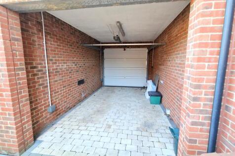 CARPORT.jpg