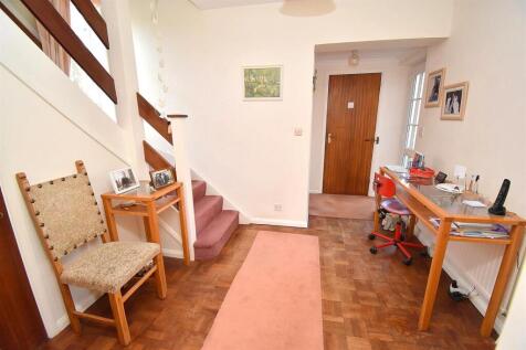 ENTRANCE HALL.JPG