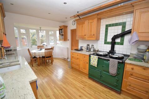 KITCHEN BREAKFAST ROOM.JPG