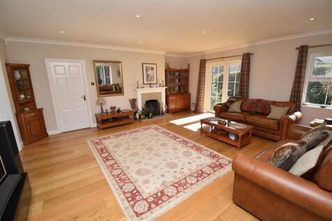 Sitting Room-001.JPG