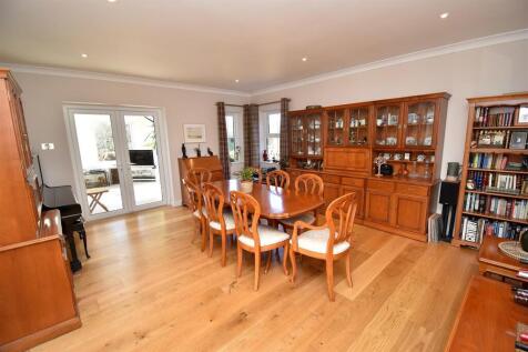 Dining Room.JPG
