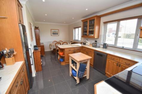 Kitchen.JPG