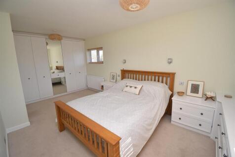 Master Bedroom.JPG