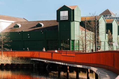 Corner Corner - Canada Water