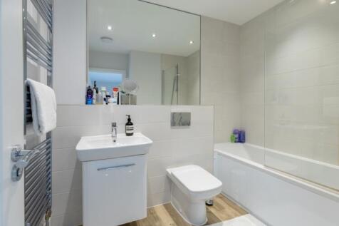 2 Olivers Close (67)