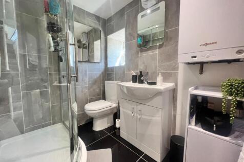 Barn conversion bathroom