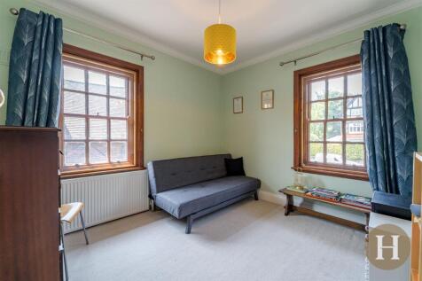 Hadleigh Estate Agents-23.jpg