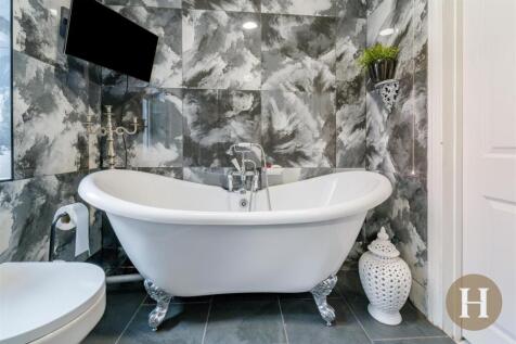 Hadleigh Estate Agents-79.jpg