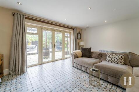 Hadleigh Estate Agents-9.jpg