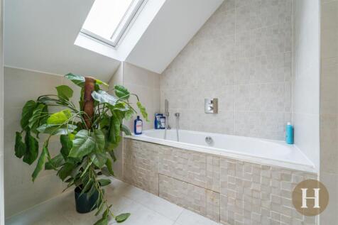 Hadleigh Estate Agents-28.jpg