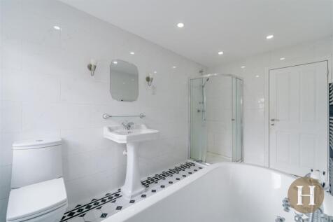 Hadleigh Estate Agents-20.jpg