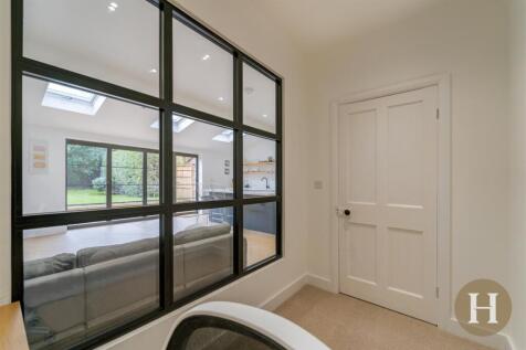 Hadleigh Estate Agents-10.jpg